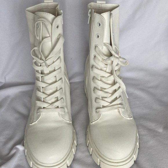 Call it spring Doc Martin Style boots - Picture 2 of 3
